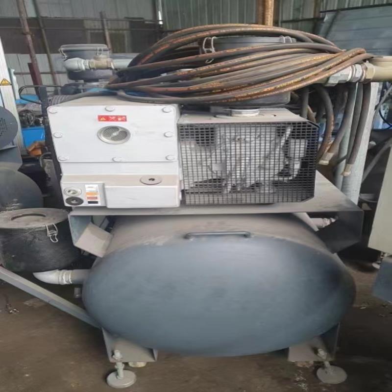 莱宝SV200   SV200FP真空泵组出售，带气罐，控制
