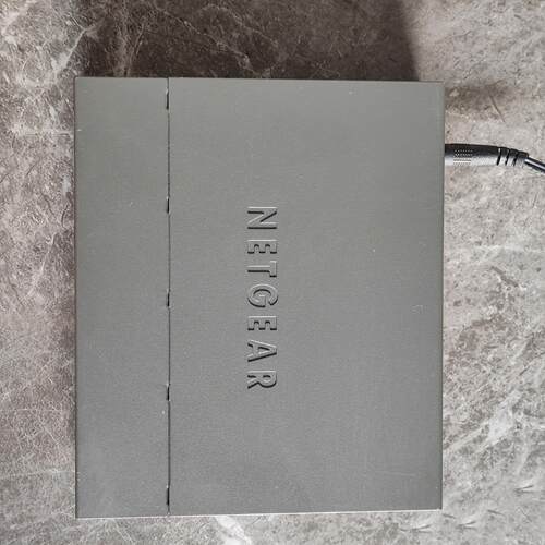 NETGEAR网件交换机八口，，（无标签，建