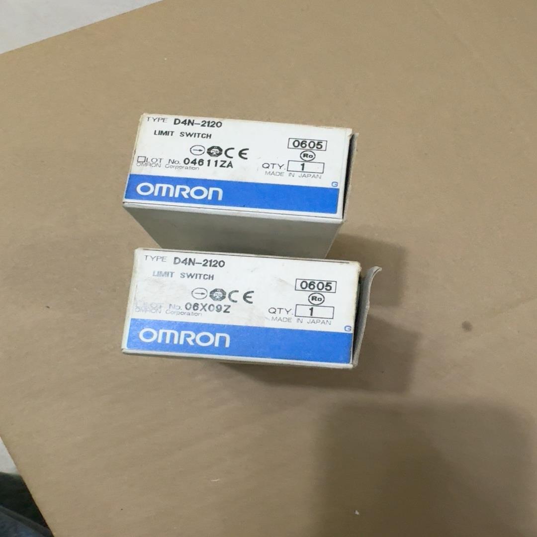 限位开关D4N-2120 共2个 60