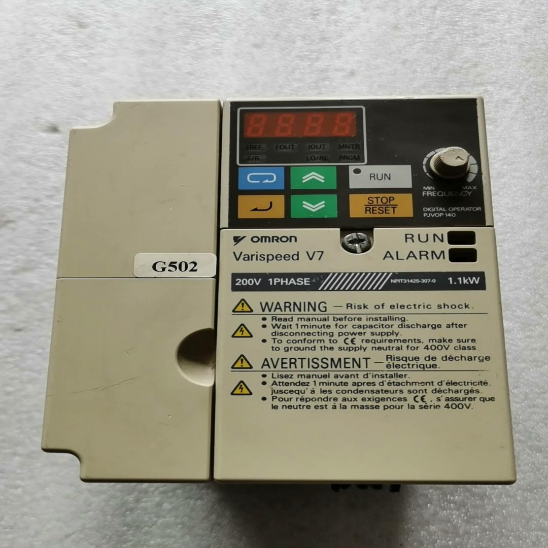 原装安川变频器1.1kw220v CIMR-V7A