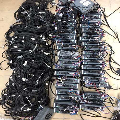 超川伺服电机400w，CC-D3P040A2-A，现货50多