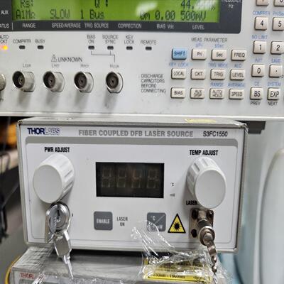 [德峰]thorlabs s3fc1550 dfb台式激光光源，15
