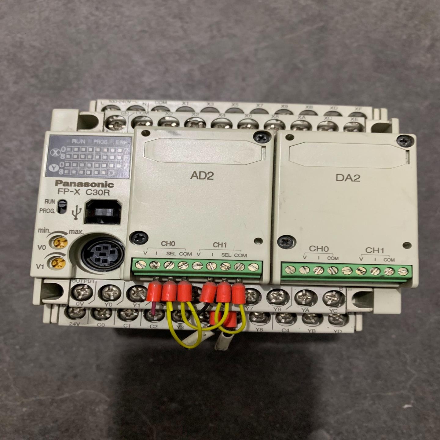 PLC型号FP-X C30R加一块AD2和一块DA2模拟