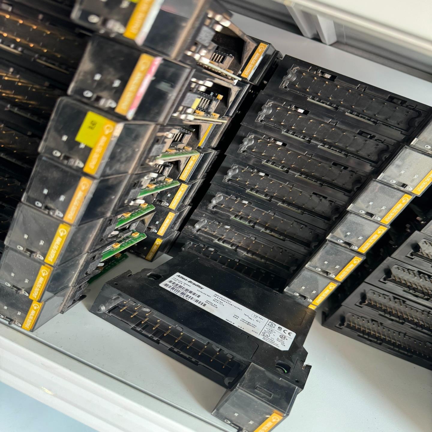 （设备配件）1756-OF8