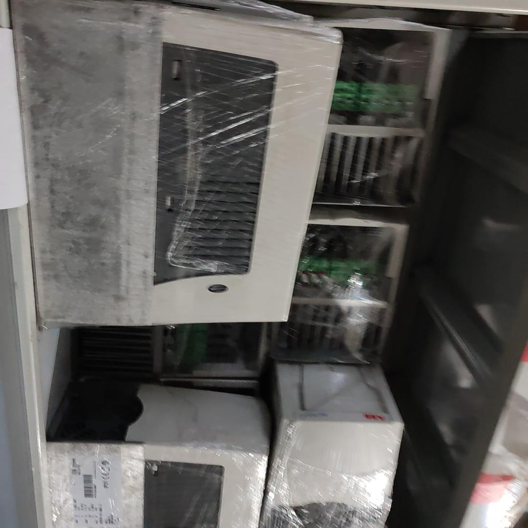 变频器，ACS510系列小变频器。漂亮，出售。现货
