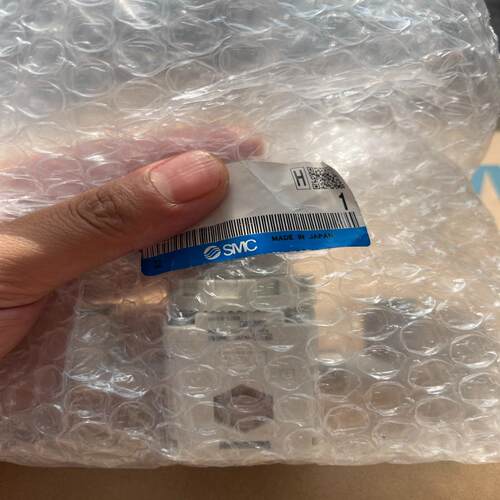 SMC原装正品调压阀IRV10-LC08。余料2个