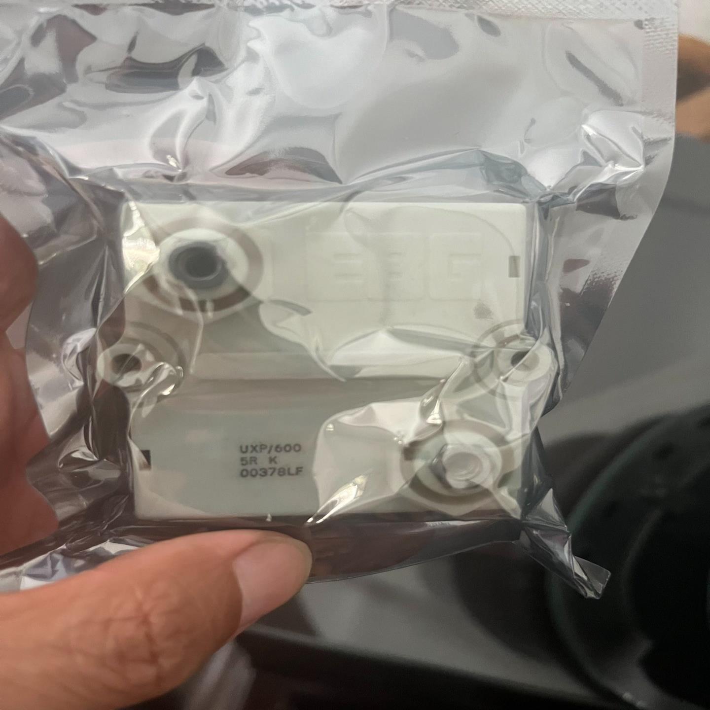 {莱茵电子商行}UXP600  5RK意杰EBG电阻器