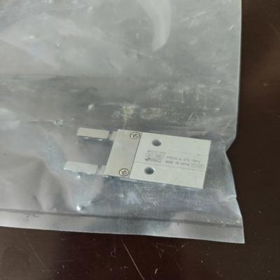 原装全新夹爪气缸MHZA2-6S2 平行气夹气缸