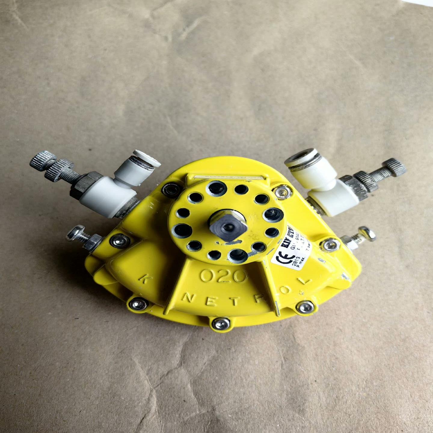 （设备配件），KINETROL气缸实物-旋转扇形100，拍摄肯呐特024