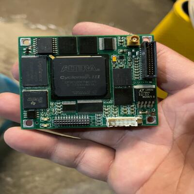 [德峰]EP3C120F780I7N，成色如图，拆机下来的，带板底，