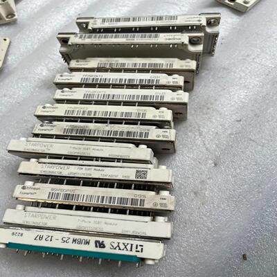 英飞凌FP50R12KT3   FS200R60KE 有40