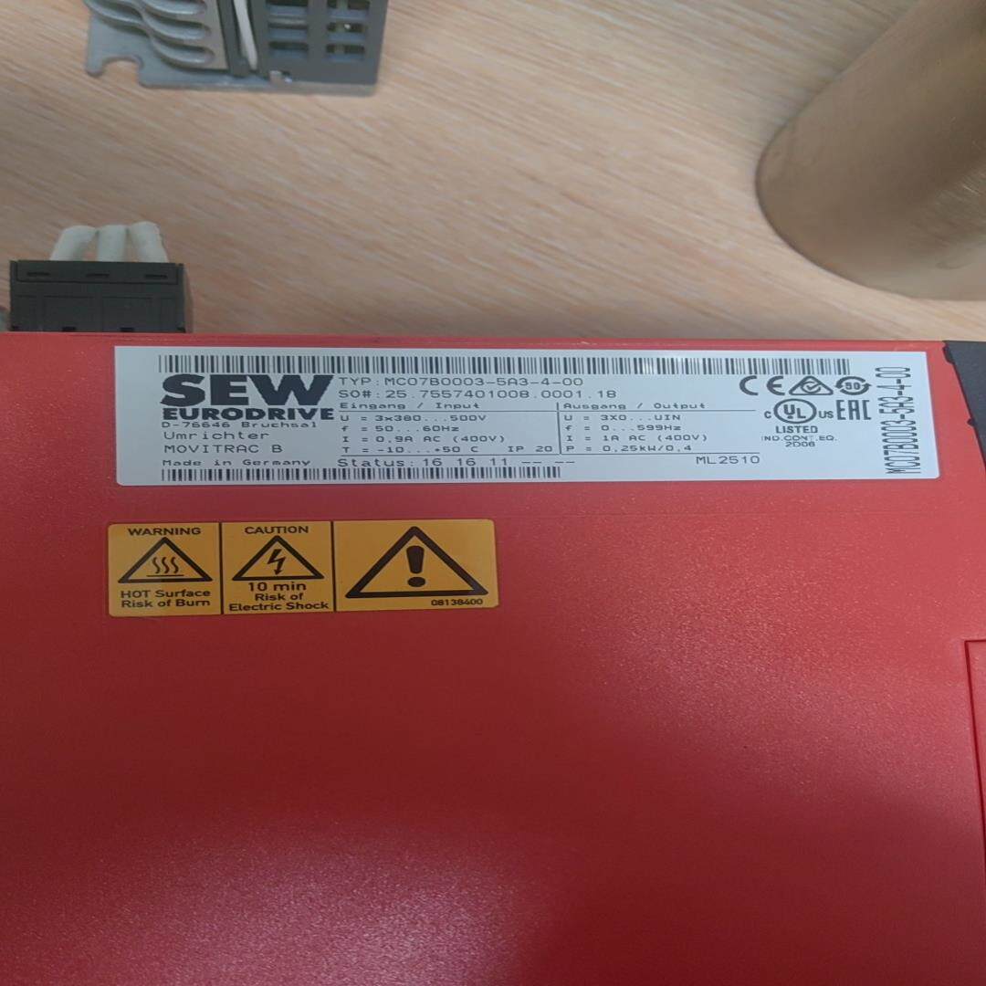 拆机SEW赛威变频器MC07B0003-5A3-4-00/0
