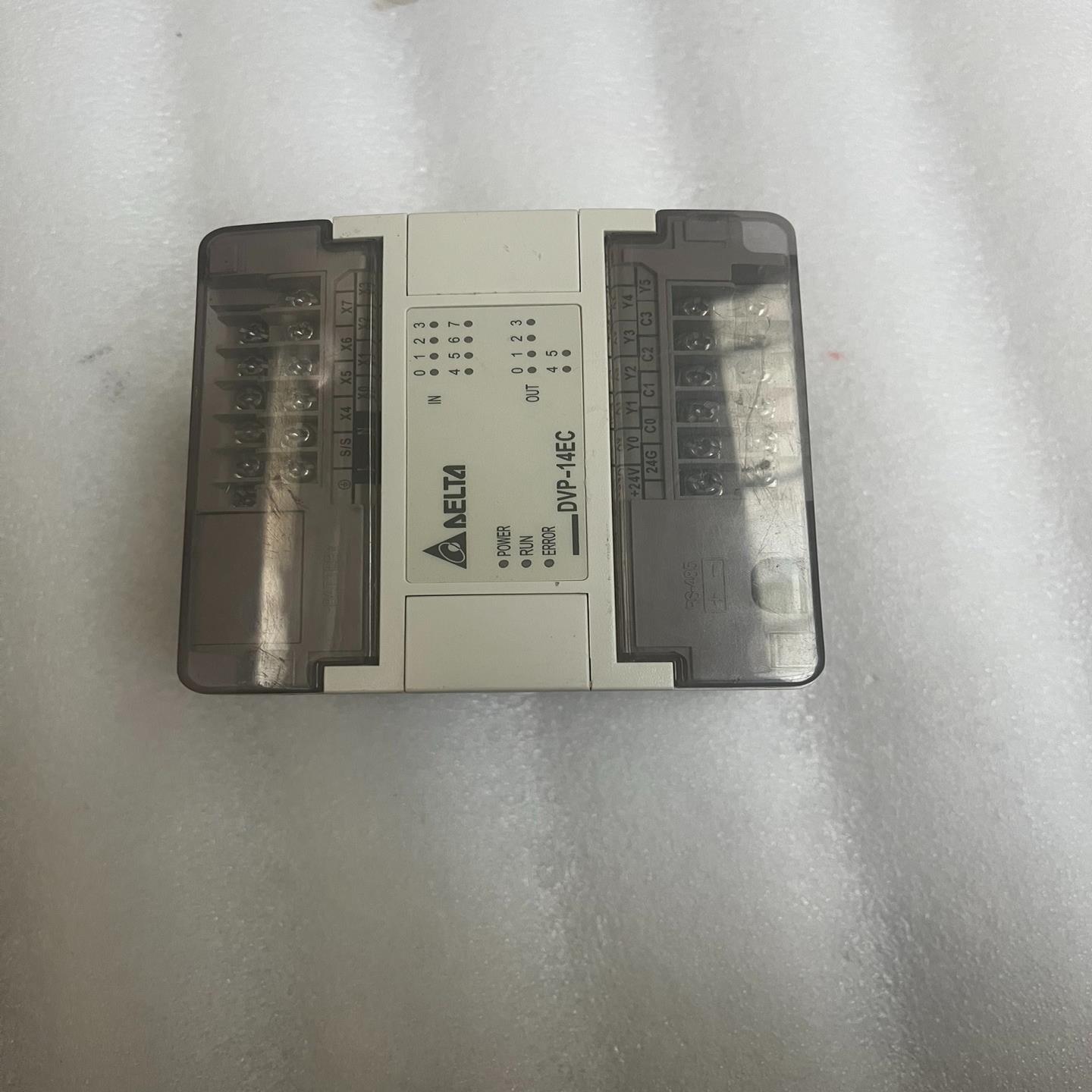 台达DVP14EC00R2，成色如图还可以，测试功能