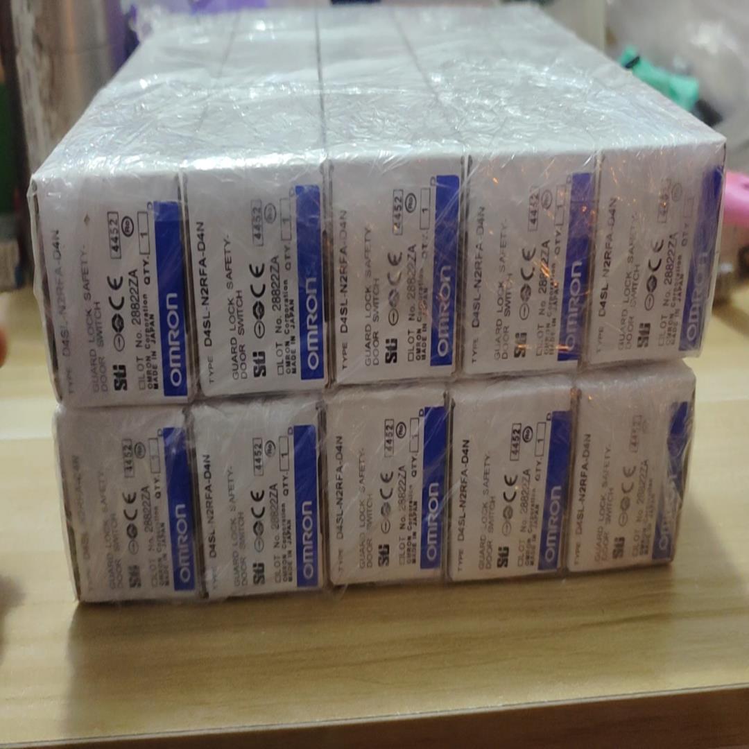 安全门锁D4SL-N2RFA-D4N,安全门禁，实物拍