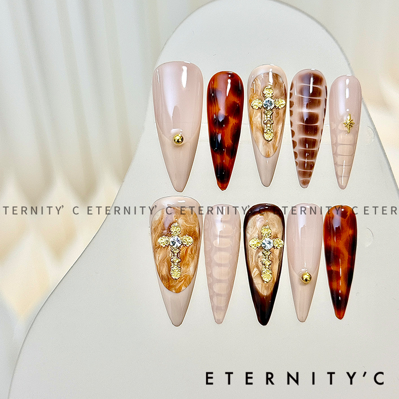 C+咖啡糖 美甲穿戴甲美拉德色系琥珀晕染十字架蛇皮手工原创设计