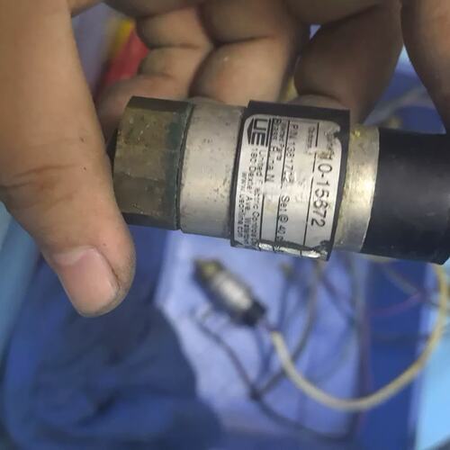 议价UE压力传感器 10-15672 P/N:1381703 8可维修