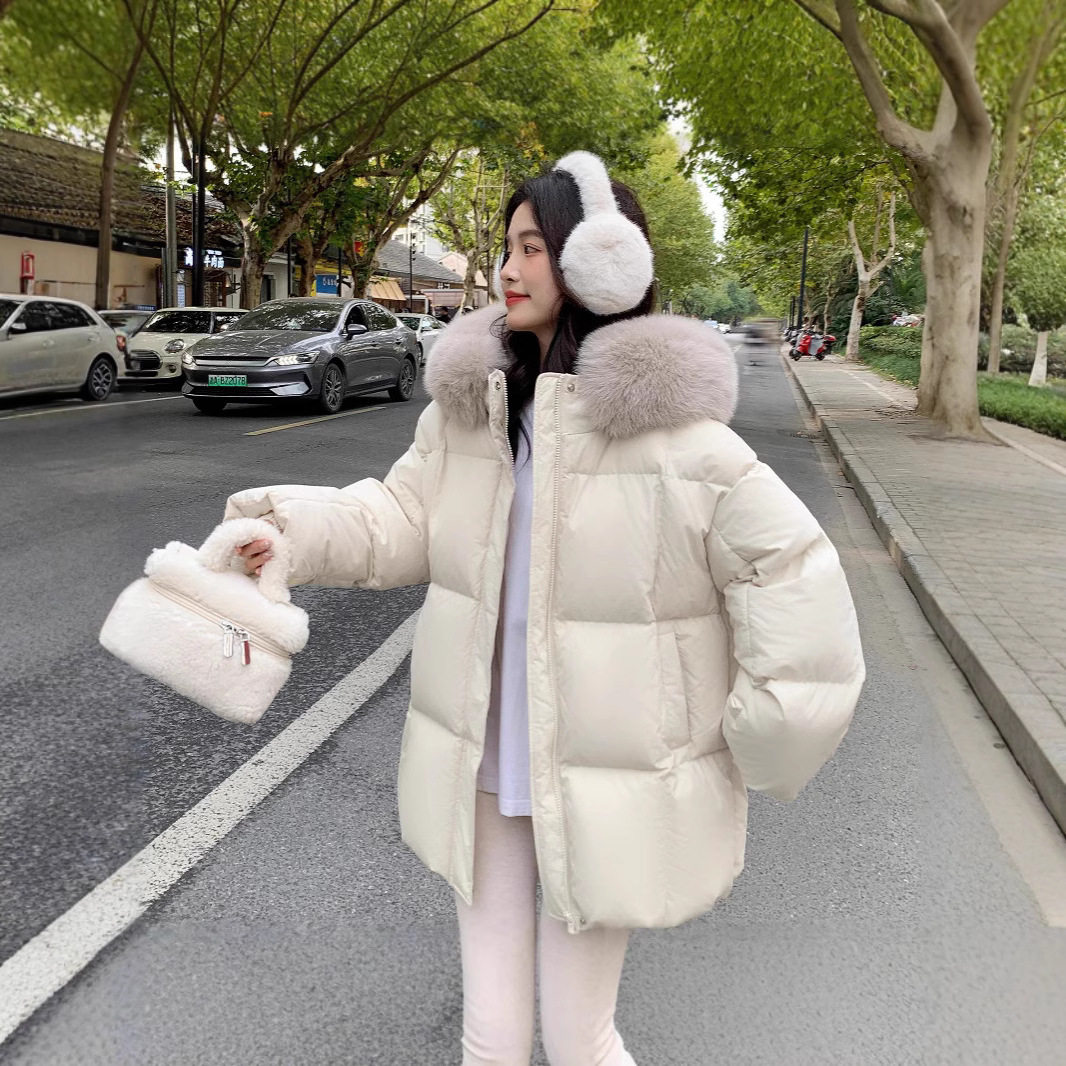 MM明摩女装短款羽绒服冬季女款2025新款狐狸毛领加厚90白鸭绒外套