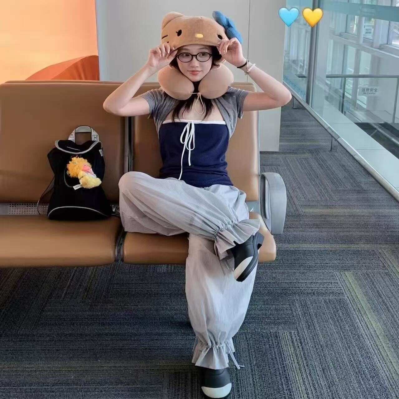 可爱卡通猫咪连帽子U型枕