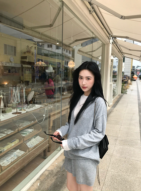 isaro uu 羊绒羊毛慵懒套组~柔软亲肤低V领宽松针织衫+抽绳短裤