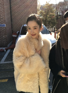 isaro uu 温暖包裹立领半卷托卡~西班牙进口皮毛一体皮草外套