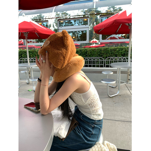 isaro uu 秋季氛围内搭~法式蕾丝拼接轻薄柔软天丝羊毛V领吊带