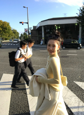 isaro uu 肌肤般柔软100山羊绒~高品金银丝细闪打底衫高领/低圆领