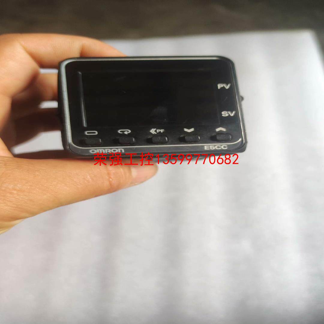 【荣强工控】欧姆龙温控器 E5CC-RX2ASM-880，实物拍