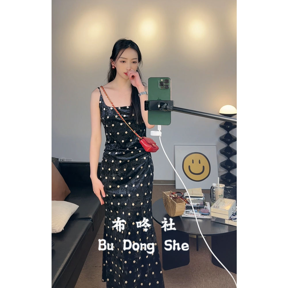 法式黑色波点吊带连衣裙