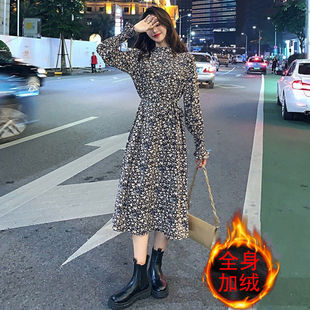 碎花雪纺连衣裙女2022春装新款桔梗裙子女法式长款配大衣碎花裙