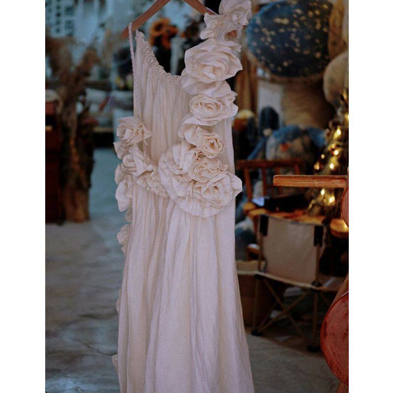 设计感立体花朵文艺范纯色裙子胖mm露背度假风初恋绝美连衣裙女装