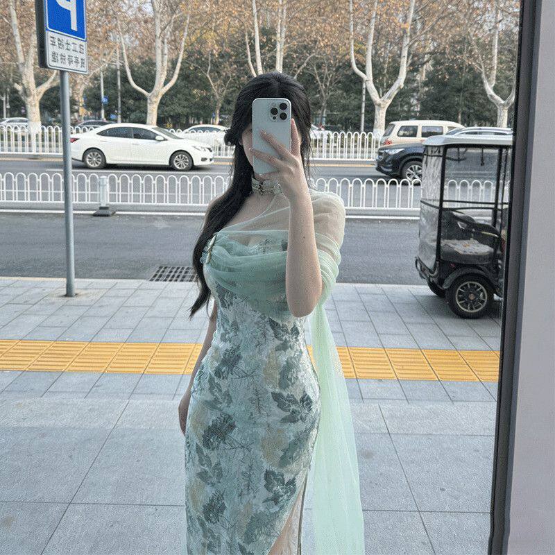 高级感性感收腰包臀裙超