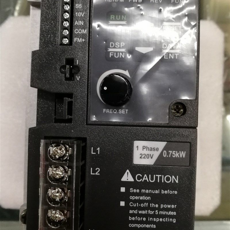 东元S310-201-H1BCD 220V 0.75KW马达调速全新原装变频器