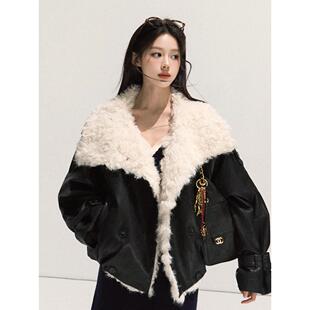 小众设计感羊羔毛拼接皮衣女秋冬气质高级感宽松显瘦保暖翻领外套
