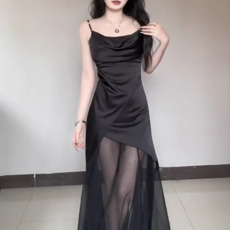 法式黑色吊带连衣裙女夏御姐风不规则网纱拼接修身长裙