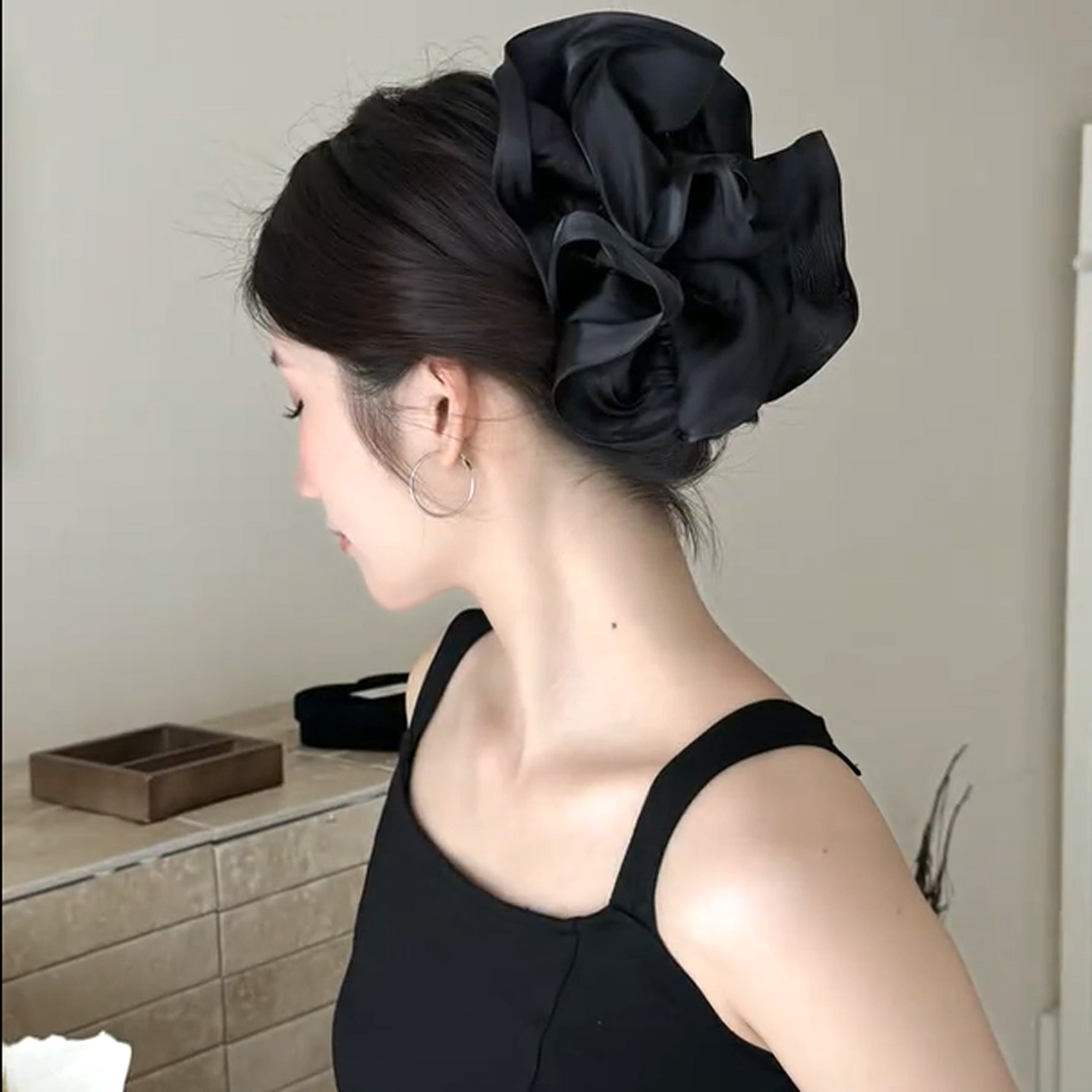 超大号珠光泡芙褶皱发圈抓夹女春夏后脑勺盘发鲨鱼夹甜美百搭发夹