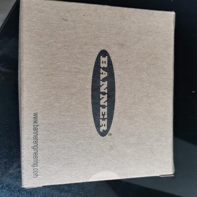 原装BANNER传感器MIAD9LONG   有3个