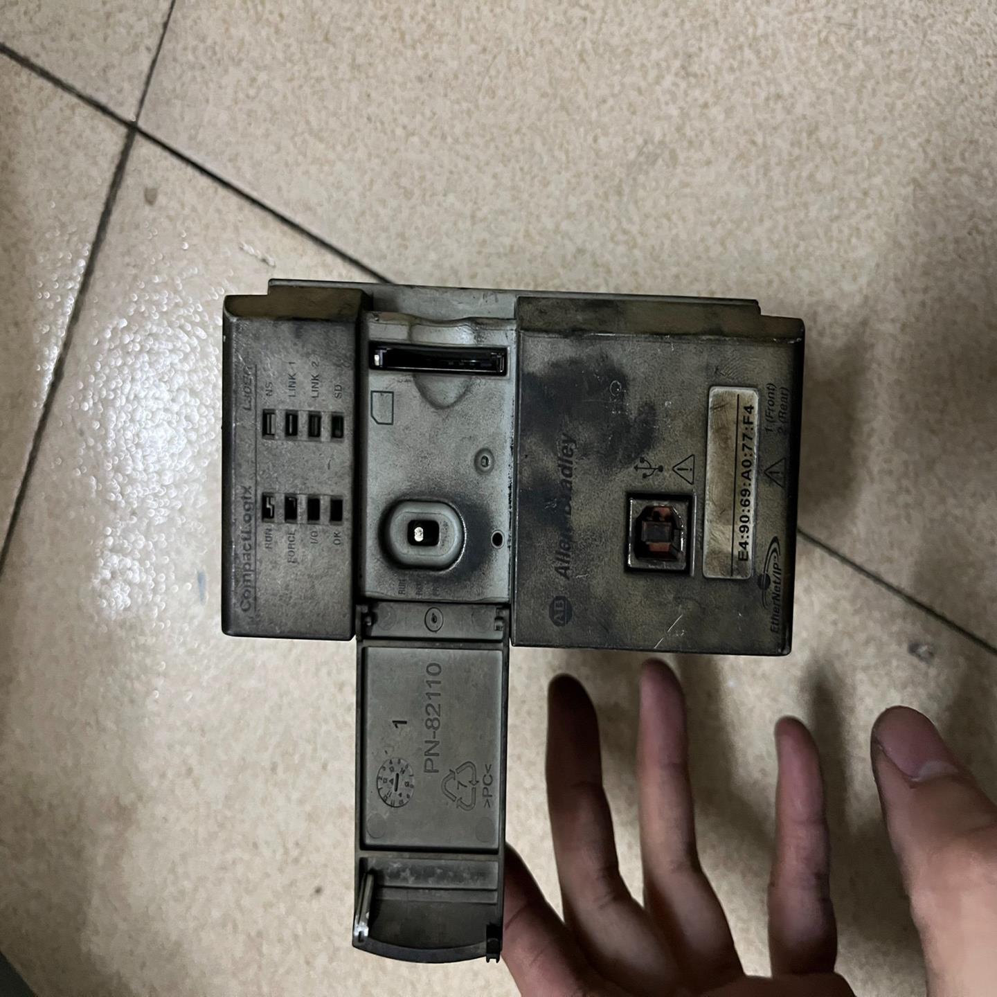 罗克韦尔1769-L30ER，缺灯条，缺内存卡，盖子破，上电