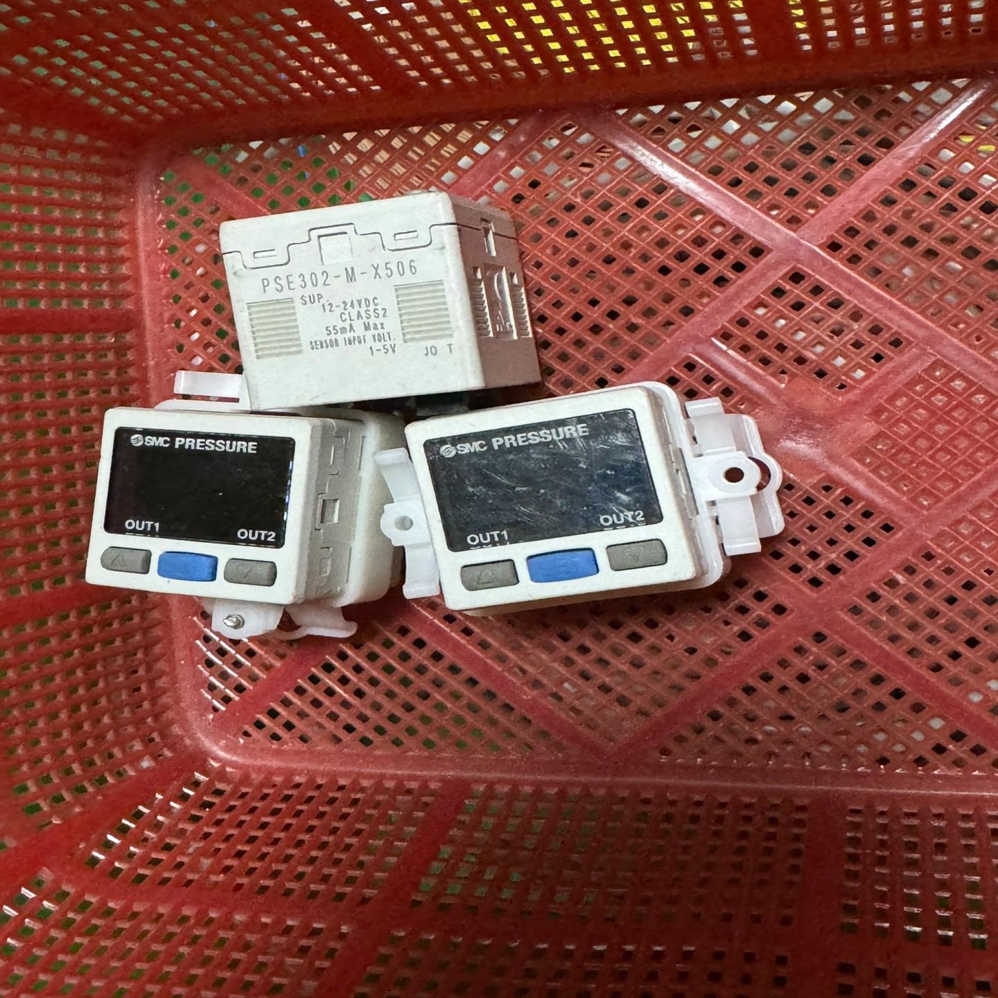 SMC PSE302-M-X506的气动气压控制显示器主机，议价