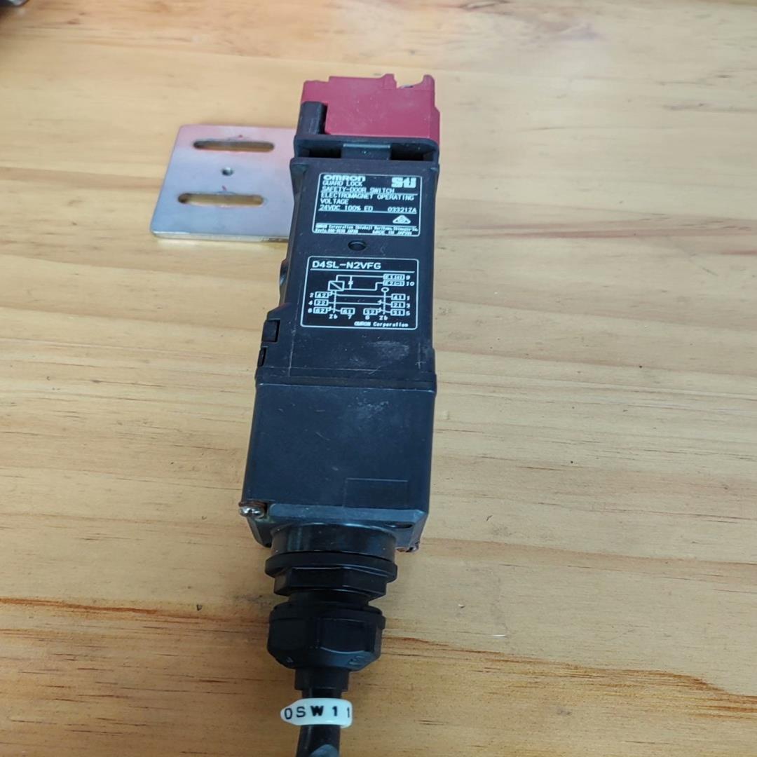 D4SL-N2VFG安全锁开关实物拍，件挂价(