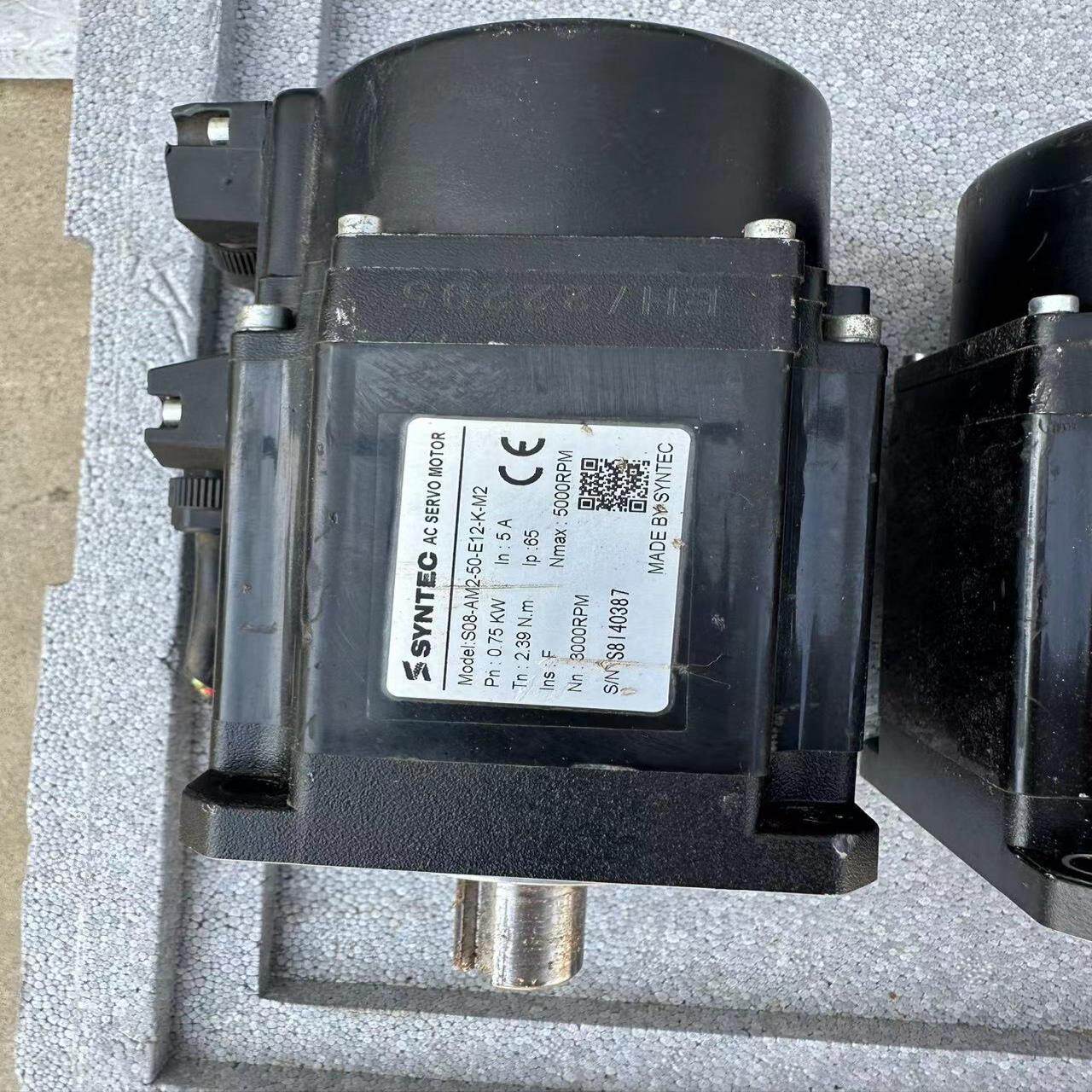 （设备配件）新代伺服电机S08-AM2- 50-E12-K-M2，如图。