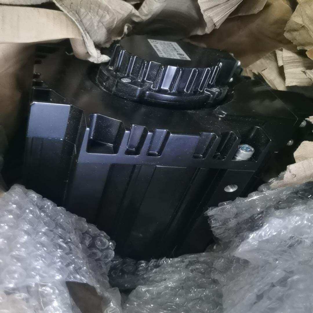 电机GYG702C7-RC2,没有用过，轴锈了