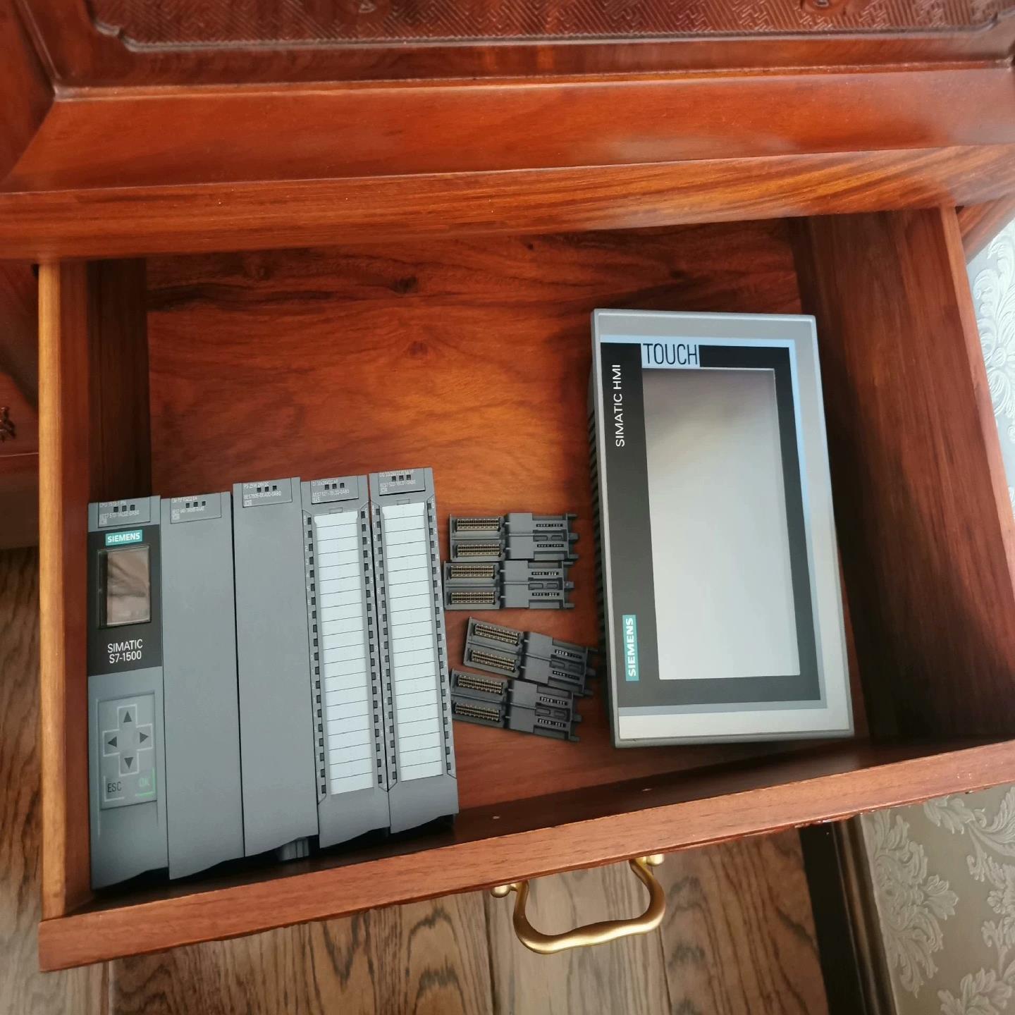 ，贺德克。发那科。。。安川。倍福。巴鲁夫