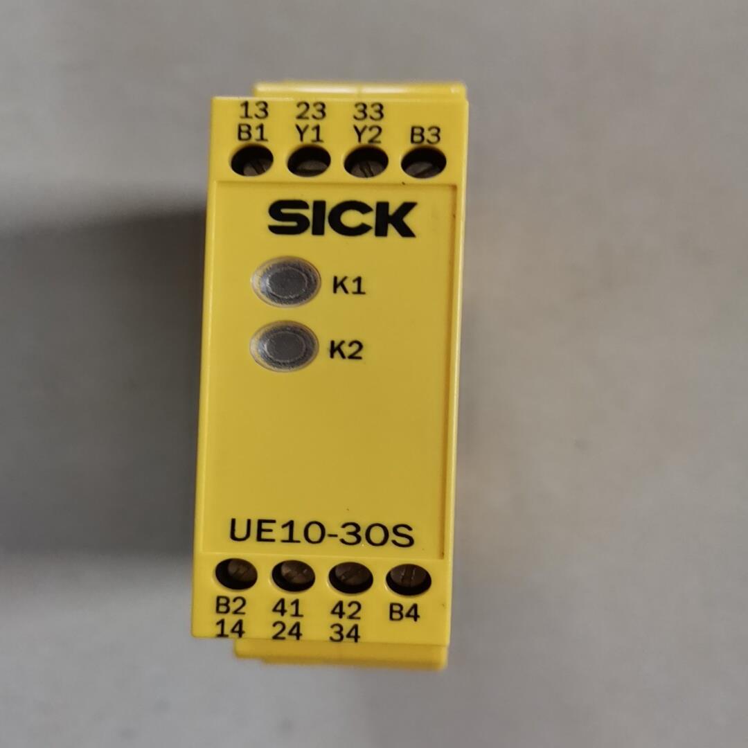 SICK安全继电器UE10-30S2D0   1只，200