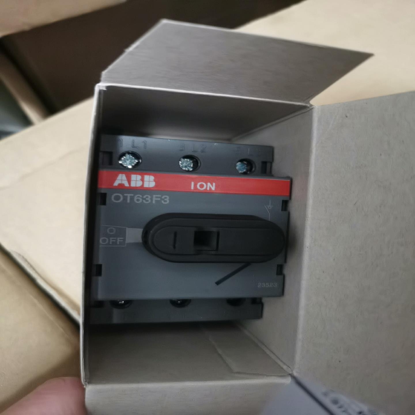 原装隔离开关 OT63F3