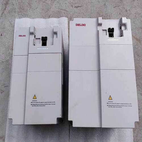 二手拆机的德力西变频器CDI-E102G011/P015T4