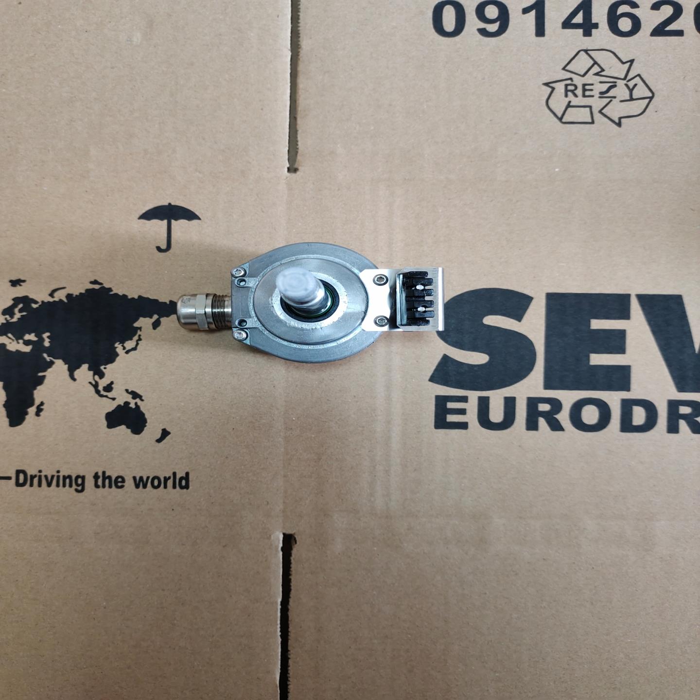 全新sew编码器ES2S，NO:186050X，OGS72D