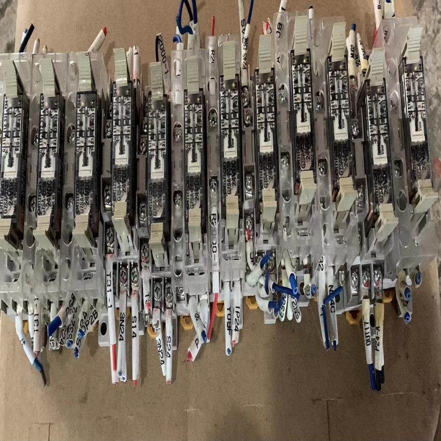 安全继电器G7SA-2A2B，共有29个，其中4个