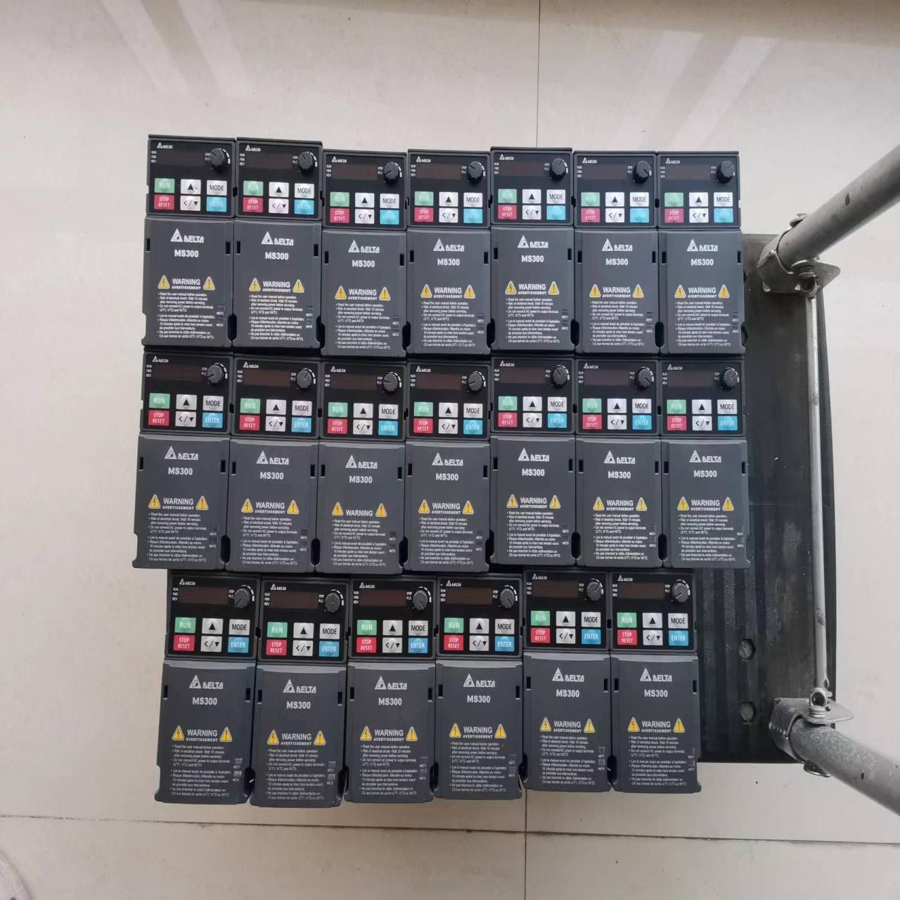 台达MS300系列0.75kw变频器，台达VFD2A7MS4