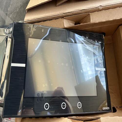 （设备配件）OMRON触摸屏NA5-9W001B-V1，等了6个多月才到