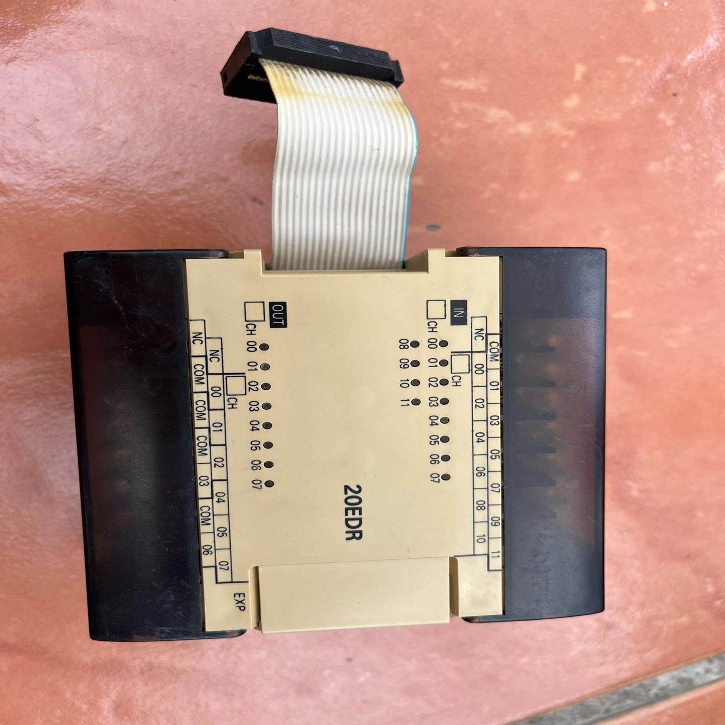 扩展模块cpm1a-20edr，功能完好，外观如图，需